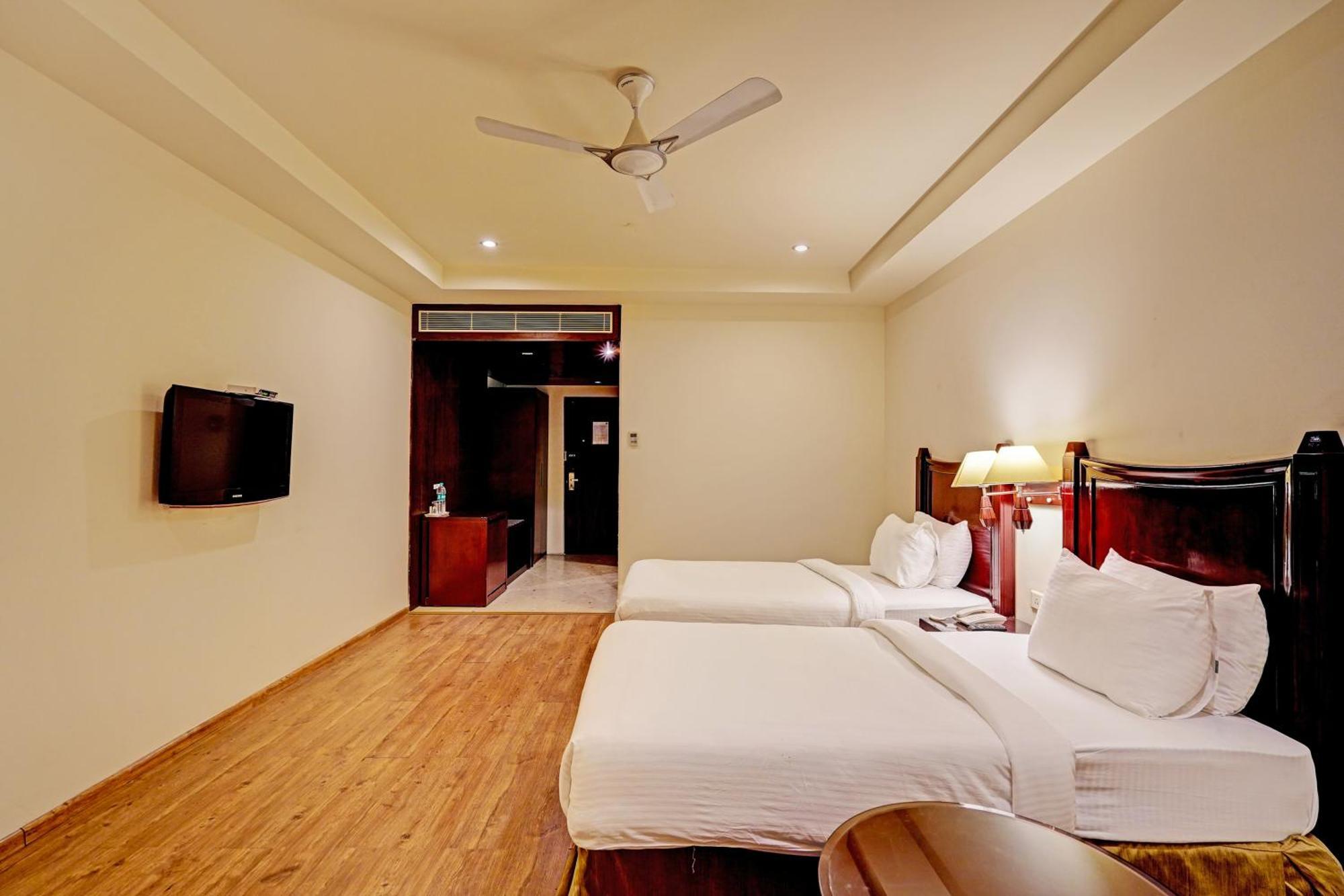 Hotel Grand Aerotech New Delhi Exterior photo