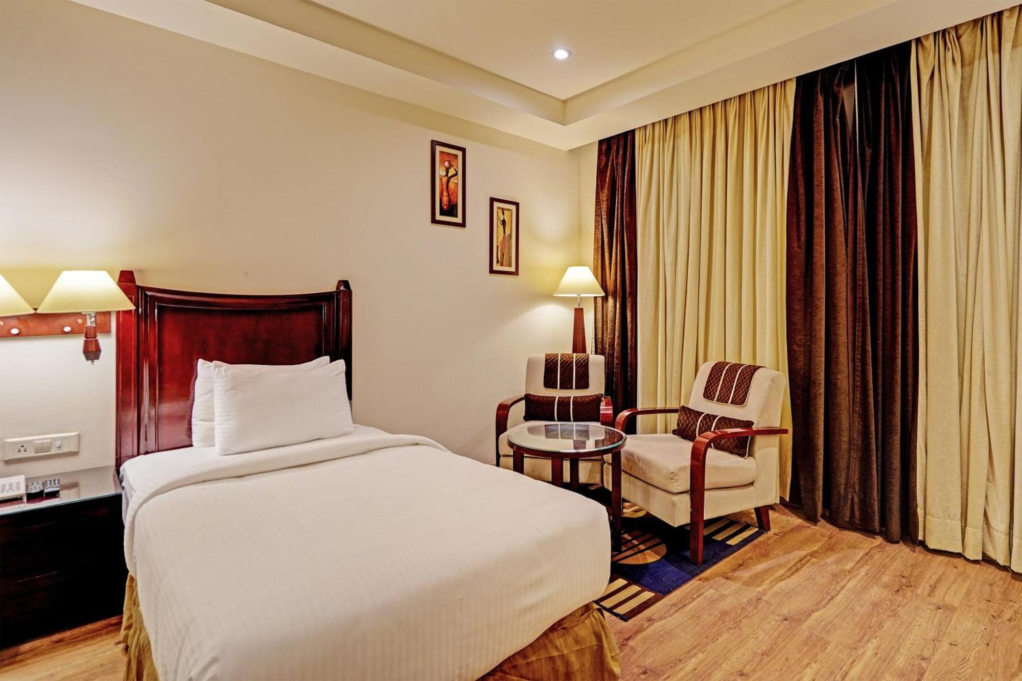 Hotel Grand Aerotech New Delhi Exterior photo